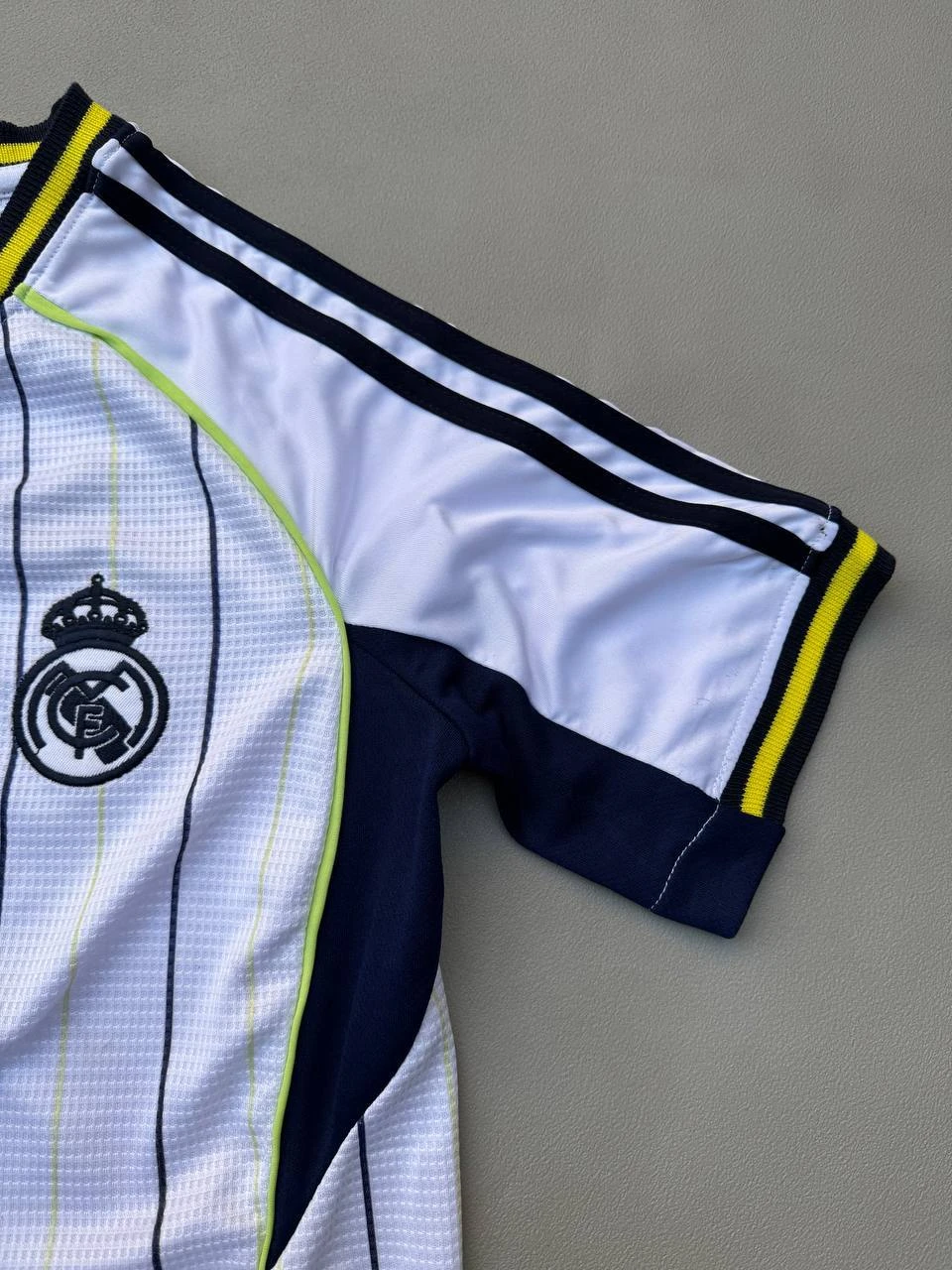 قميص بيسبول ريال مدريد