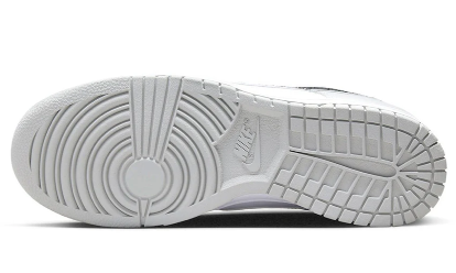 Nike Dunk Low SE “Jackpot”