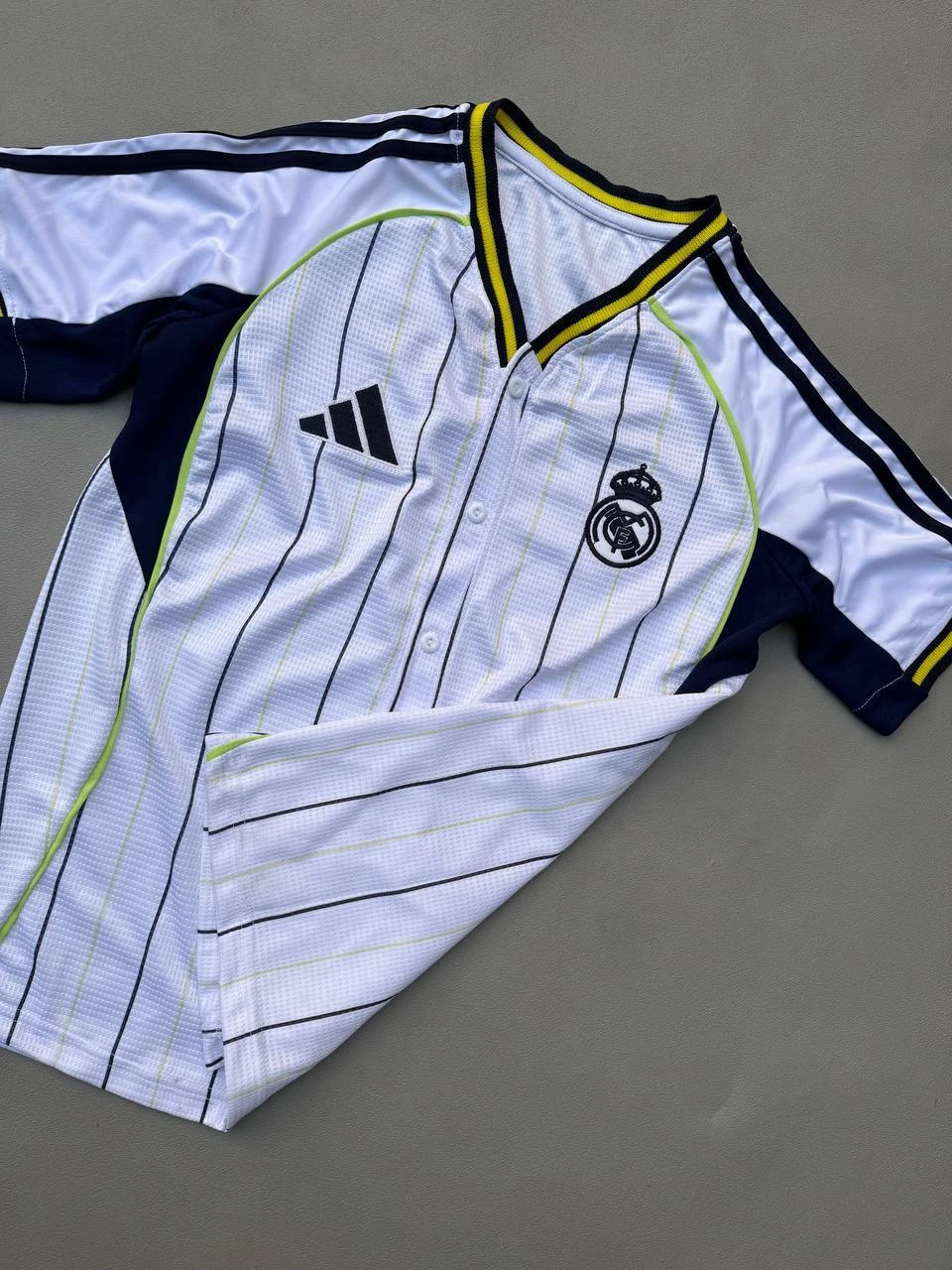 قميص بيسبول ريال مدريد
