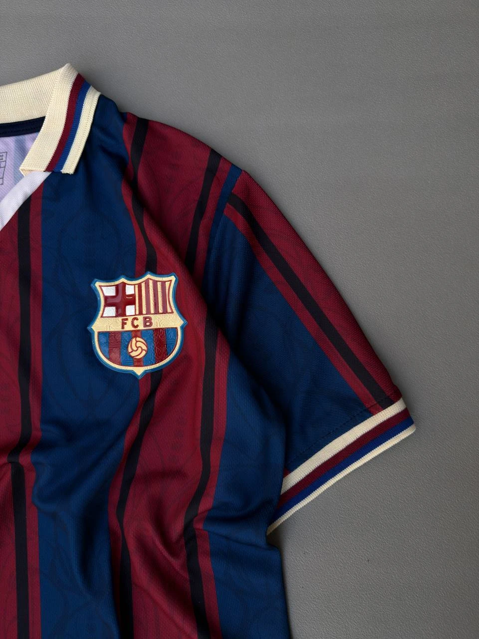 قميص برشلونة كلاسيك